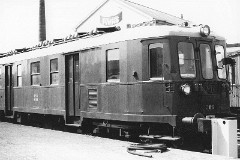 MO 568 photographed at the railwaystation in Odense June 1978.  The MO class (type V) was built by Frichs in Denmark in a number of 90. It was put in service in 1951 - 1958. 3-B. Two 6-cyl. Frichs dieselelectric engines. 500 hp. Max speed 120 km/h - 75 mph. Length 20 930 mm. Weight 65 metric tonnes. 37 seats. MO 1849 was put in service in 1954. Withdrawn from service in 1983. MO 568 was scrapped in 1984.